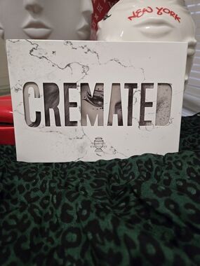 Jeffree Star Cremated Eyeshadow Palette - White Marble Packaging